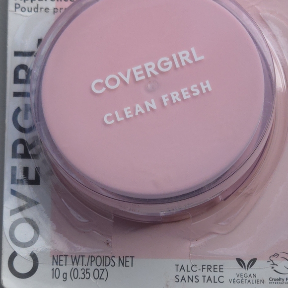 COVERGIRL Other - COVERGIRL Clean Fresh Pressed Powder - Soft Pink Compact